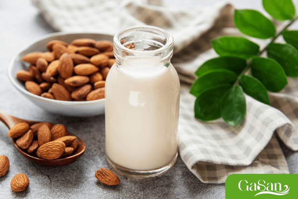 Sữa hạt chứa nhiều vitamin và dưỡng chất nên rất thích hợp để bổ sung hằng ngày cho cơ thể